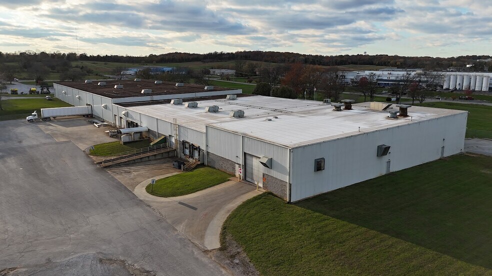 188 Earl Davis Dr, Russellville, KY en venta - Foto del edificio - Imagen 3 de 24