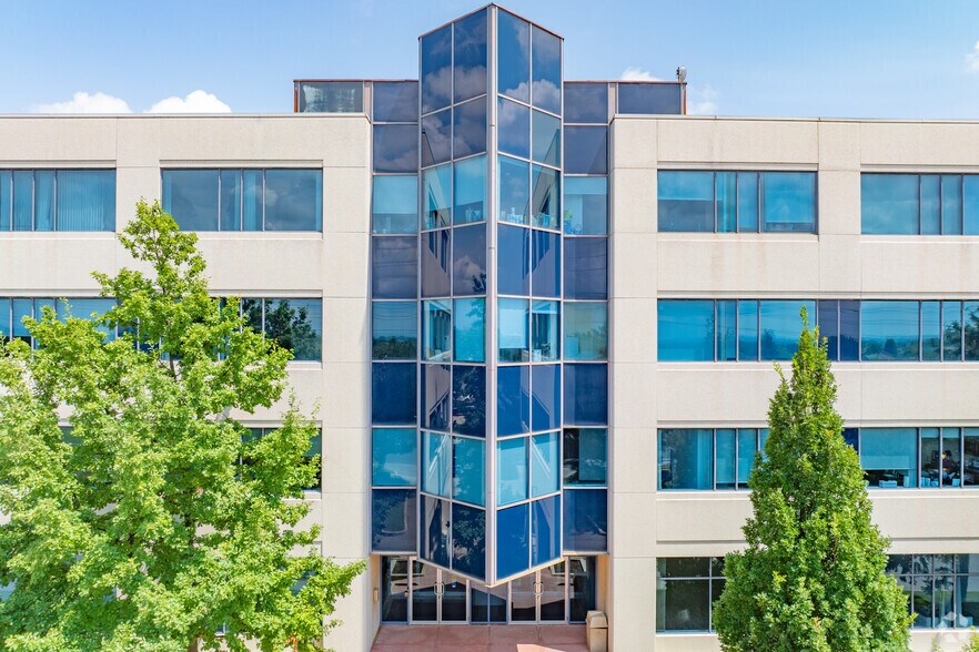 8333 Weston Rd, Vaughan, ON en alquiler - Foto del edificio - Imagen 2 de 21