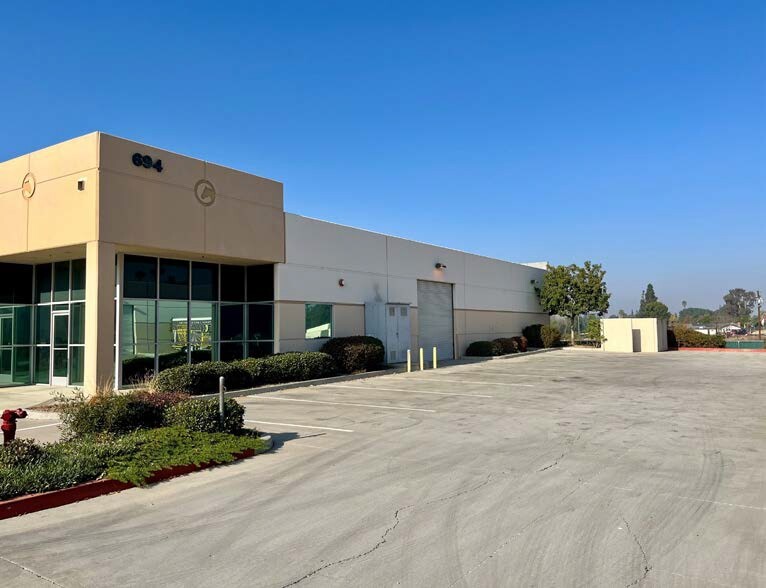 694 W Parkridge Ave, Norco, CA en venta - Foto del edificio - Imagen 2 de 6