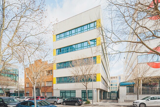 Más detalles de Calle Santa Leonor, 39, Madrid - Oficina en alquiler