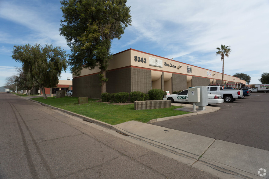 5420 W Camelback Rd, Glendale, AZ en alquiler - Foto del edificio - Imagen 3 de 6