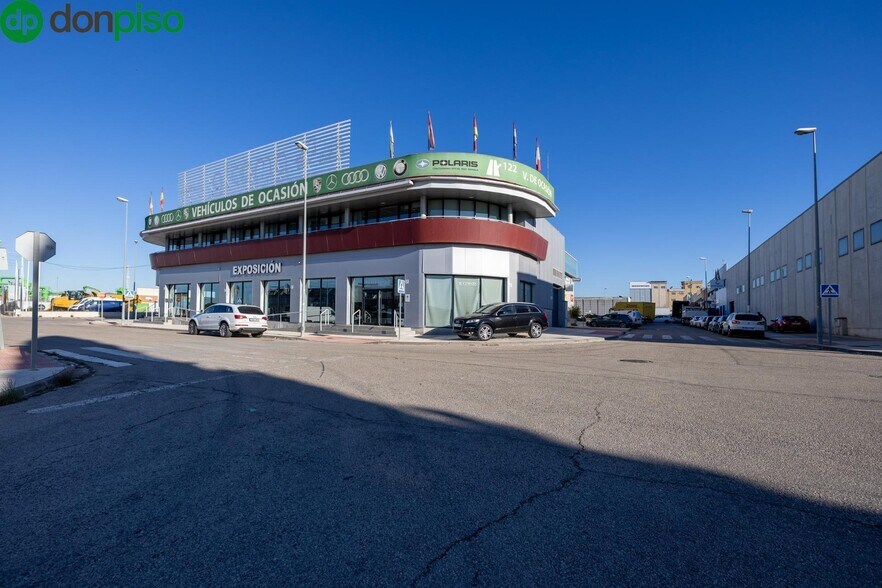 Local en Peligros en venta - Foto del edificio - Imagen 2 de 50