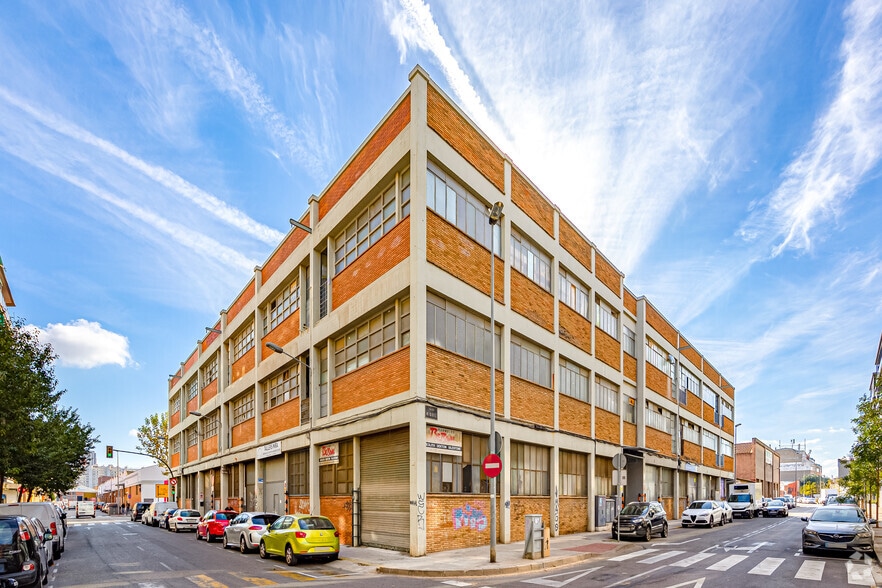 Nave en L'Hospitalet de Llobregat, Barcelona en alquiler - Foto del edificio - Imagen 3 de 4