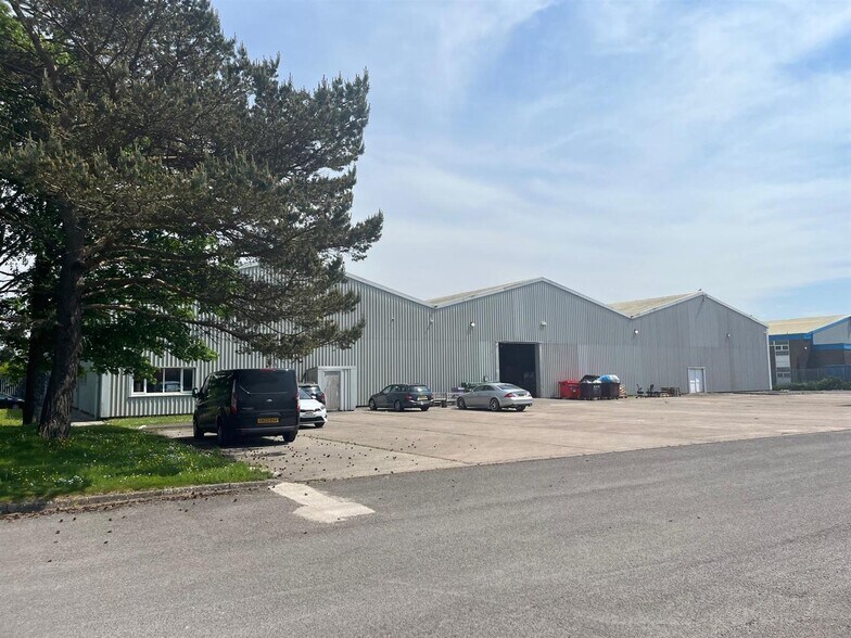 Kingsway, Bridgend en alquiler - Foto del edificio - Imagen 2 de 3