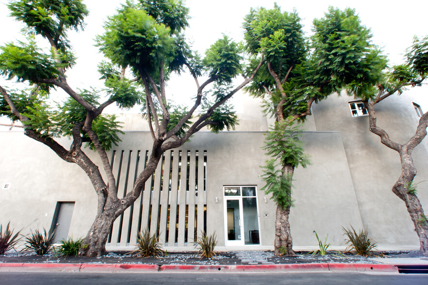 8273-8277 Beverly Blvd, Los Angeles, CA en alquiler - Foto del edificio - Imagen 2 de 9