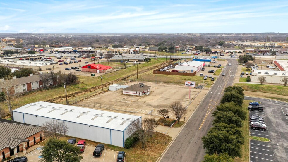 240 Exchange St, Burleson, TX en venta - Vista aérea - Imagen 3 de 40