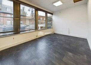 112-132 Brent St, London en venta Foto del interior- Imagen 2 de 4