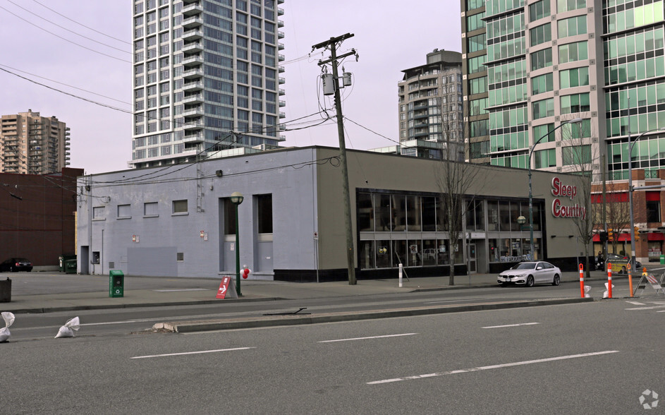 4580 Kingsway, Burnaby, BC en alquiler - Foto del edificio - Imagen 2 de 6