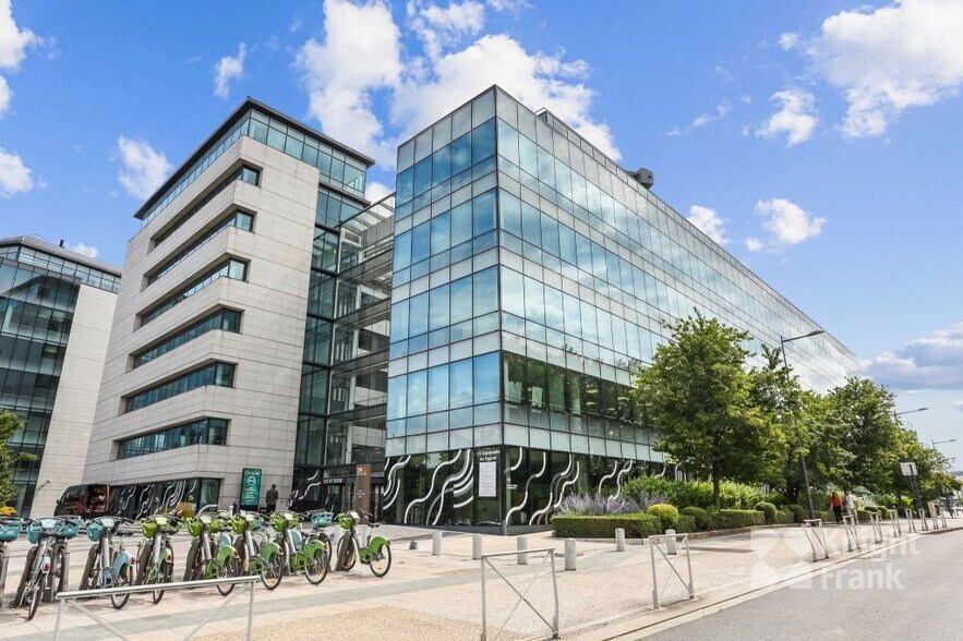 65 Rue Camille Desmoulins, Issy-les-Moulineaux en alquiler - Foto del edificio - Imagen 3 de 11