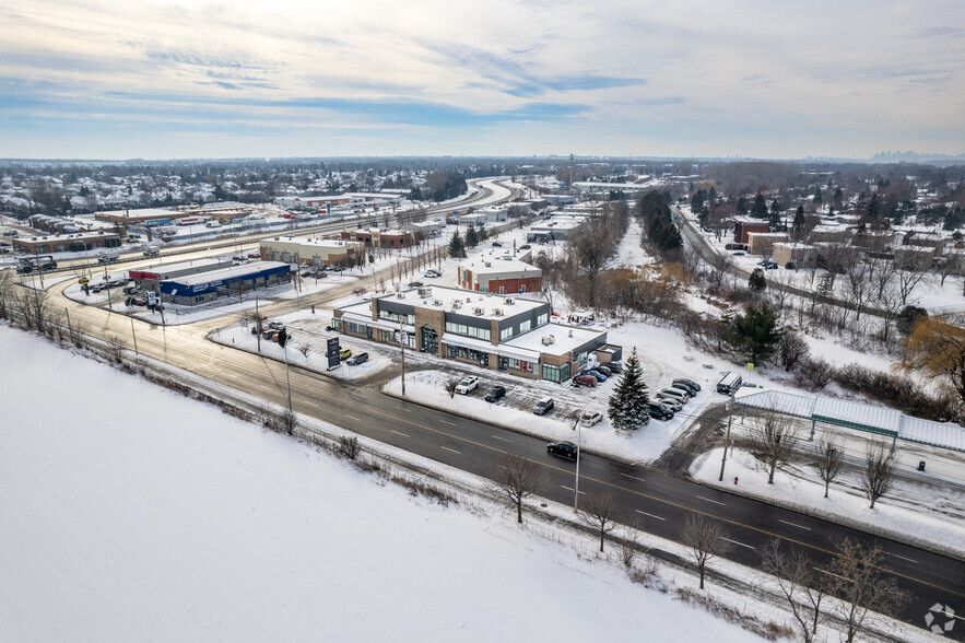 650 Rue De Montbrun, Boucherville, QC en alquiler - Vista aérea - Imagen 2 de 4