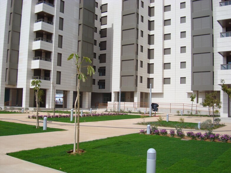 Oficina en Almería, Almería en alquiler - Foto del edificio - Imagen 2 de 19