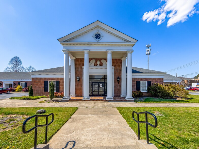 90 S Caldwell St, Brevard, NC en alquiler - Foto del edificio - Imagen 2 de 19