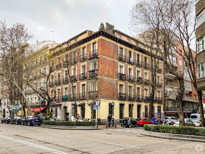 Edificio residencial en Madrid, Madrid en venta - Foto del edificio - Imagen 1 de 1