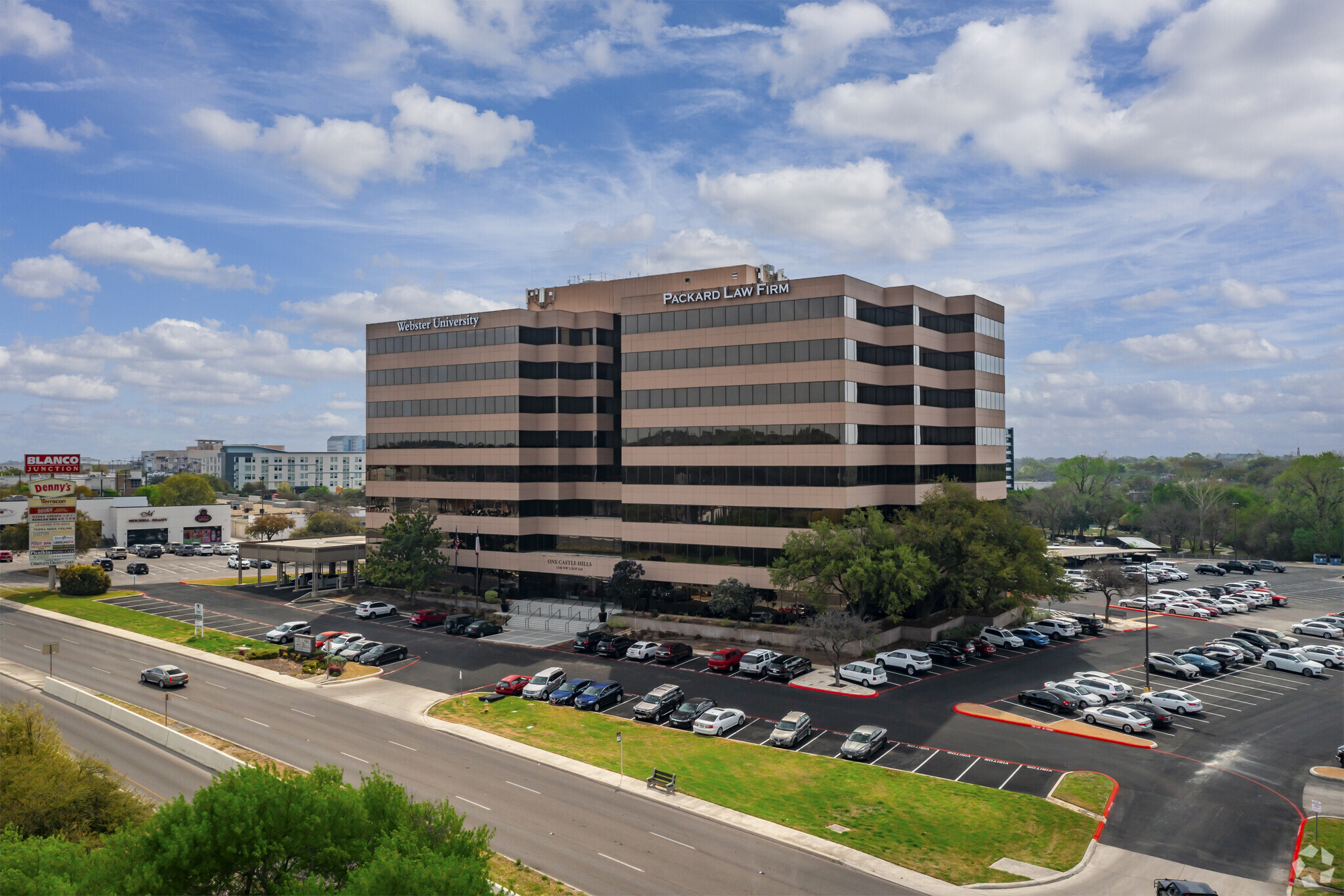 1100 NW Loop 410, San Antonio, TX en alquiler Foto del edificio- Imagen 1 de 11