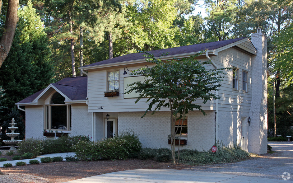 1223 Walnut St, Cary, NC en alquiler - Foto del edificio - Imagen 2 de 32