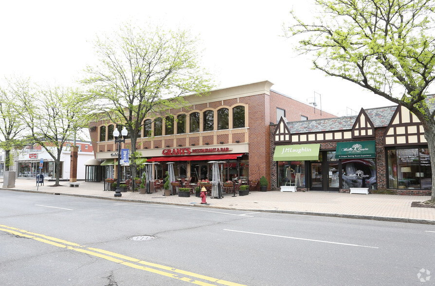 977 Farmington Ave, West Hartford, CT en alquiler - Foto del edificio - Imagen 2 de 2