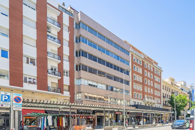 Más detalles de Calle de Fuencarral, 121, Madrid - Oficina en alquiler