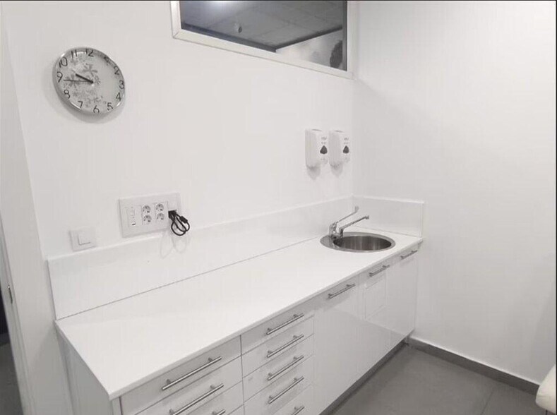 Oficina en Cáceres, Cáceres en alquiler - Foto del edificio - Imagen 2 de 6