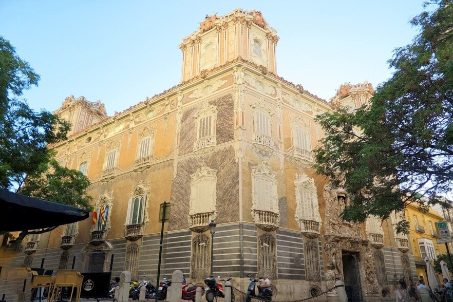 Local en València en alquiler - Foto del edificio - Imagen 1 de 20