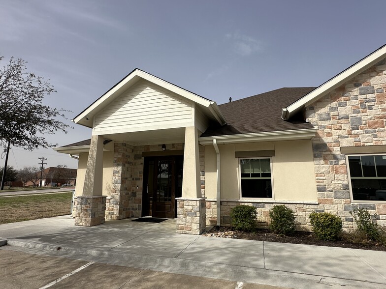 3513 Yucca Dr, Flower Mound, TX en alquiler - Foto del edificio - Imagen 1 de 12