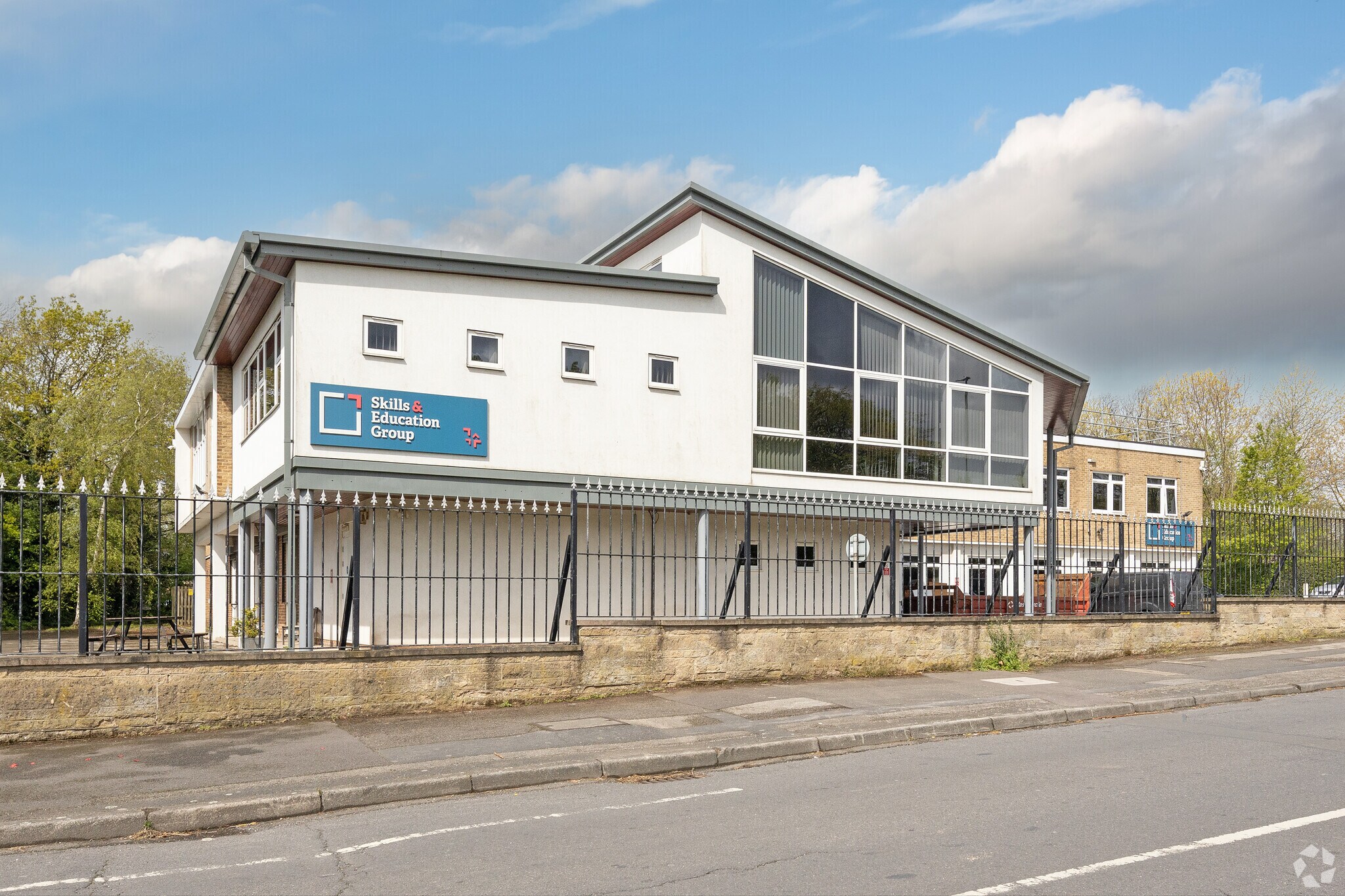 Robins Wood Rd, Nottingham en venta Foto del edificio- Imagen 1 de 4