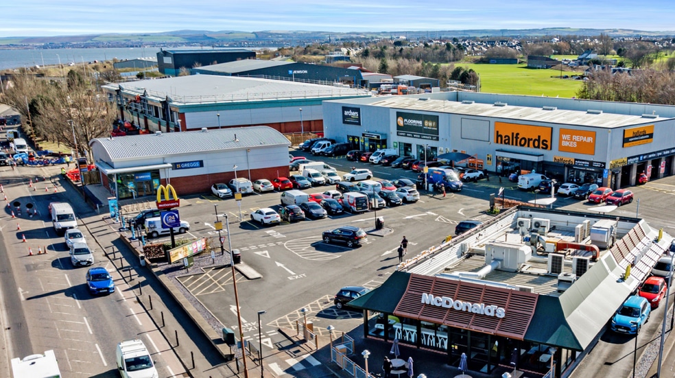 Cartera de 3 inmuebles en venta en LoopNet.es - Foto del edificio - Imagen 2 de 6