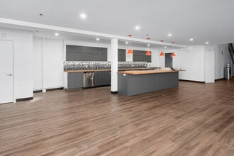 4760 Rue Acorn, Montréal, QC en alquiler Foto del interior- Imagen 2 de 7