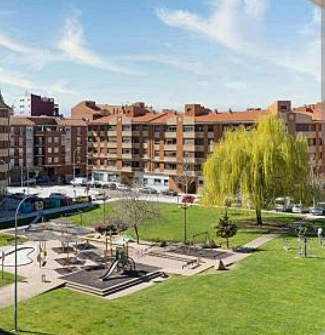 Local en León, León en venta Foto del edificio- Imagen 1 de 8