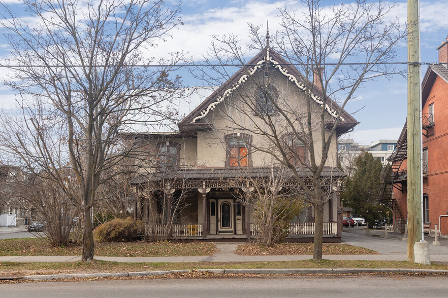 245 Laurier Av E, Ottawa, ON en venta - Foto del edificio - Imagen 2 de 9