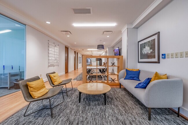 Más detalles de 8044 Montgomery Rd, Cincinnati, OH - Coworking en alquiler