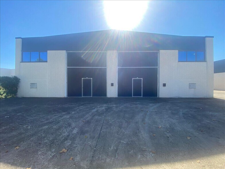 Nave en Hormilla en venta - Foto del edificio - Imagen 2 de 12