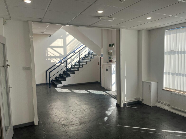 Avro Ct, Huntingdon en venta - Foto del edificio - Imagen 3 de 4