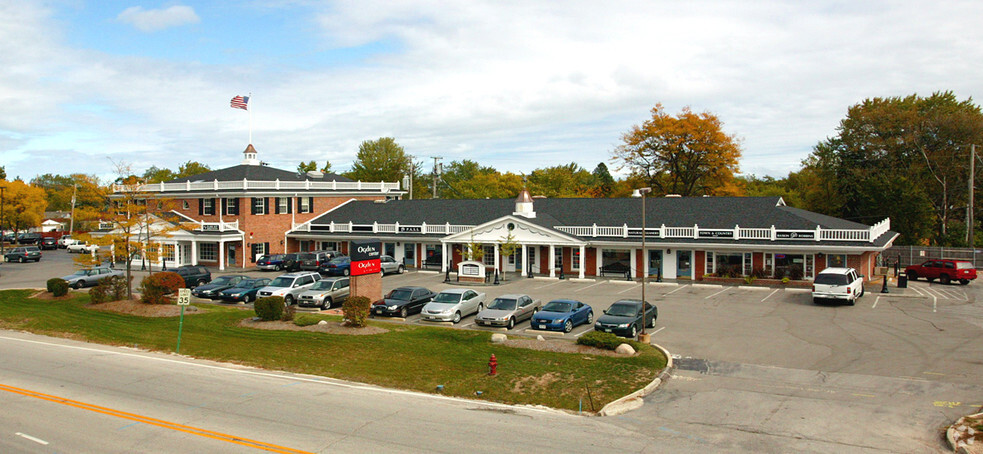 8820-8850 N Port Washington Rd, Bayside, WI en alquiler - Foto del edificio - Imagen 2 de 8