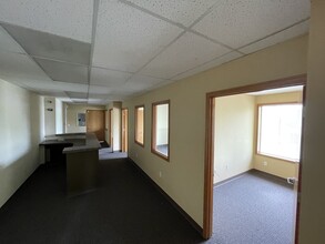 5714-5718 SE Powell Blvd, Portland, OR en alquiler Foto del interior- Imagen 1 de 3