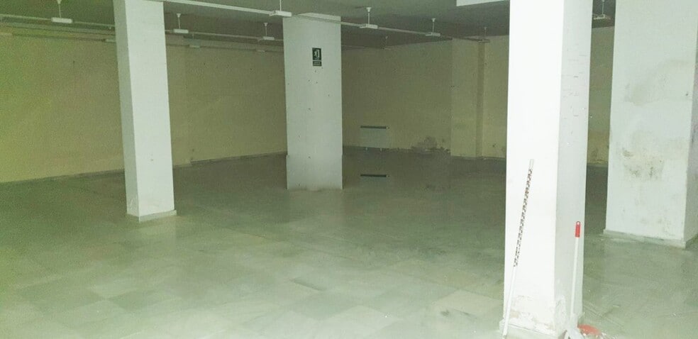 Local en Salamanca en venta - Foto del edificio - Imagen 2 de 4