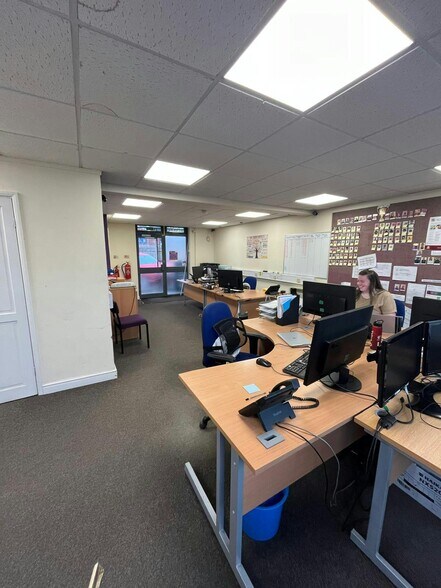 46-46A Holbrook Ln, Coventry en alquiler - Foto del edificio - Imagen 3 de 10