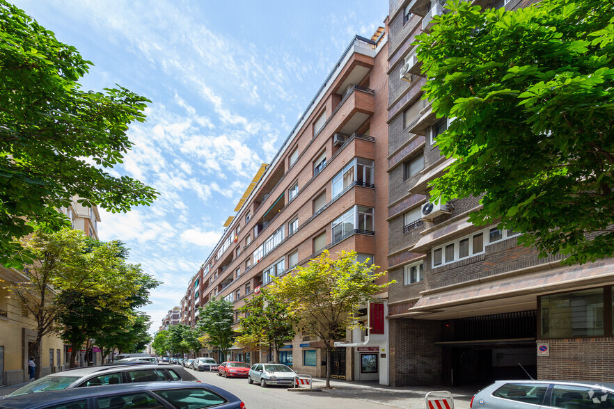 Edificios residenciales en Madrid, MAD en venta - Foto del edificio - Imagen 2 de 2