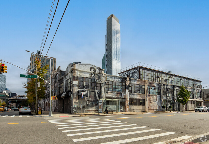 43-01 21st St, Long Island City, NY en alquiler - Foto del edificio - Imagen 1 de 16