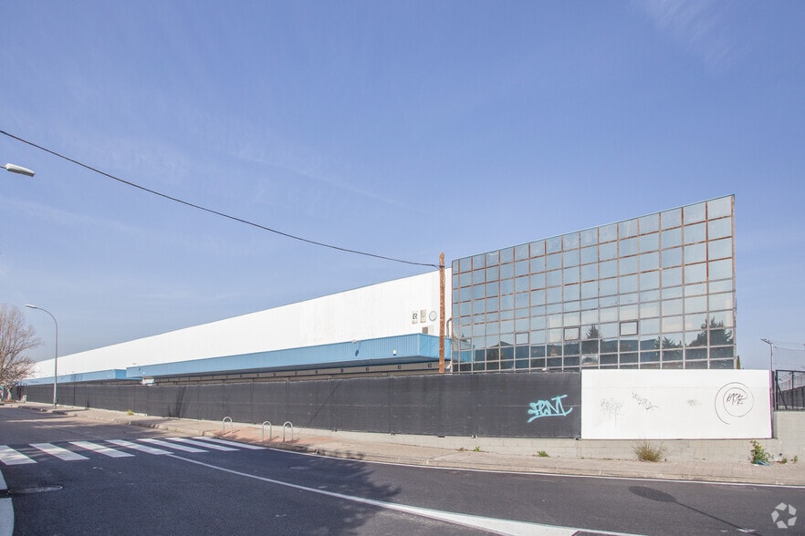 Nave en Coslada, Madrid en venta - Foto del edificio - Imagen 2 de 3