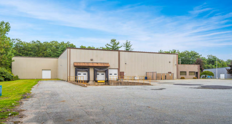 77 Servistar Industrial Way, Westfield, MA en venta - Foto del edificio - Imagen 2 de 9