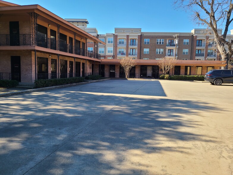 12803 Demetra Dr, Farmers Branch, TX en alquiler - Foto del edificio - Imagen 3 de 22