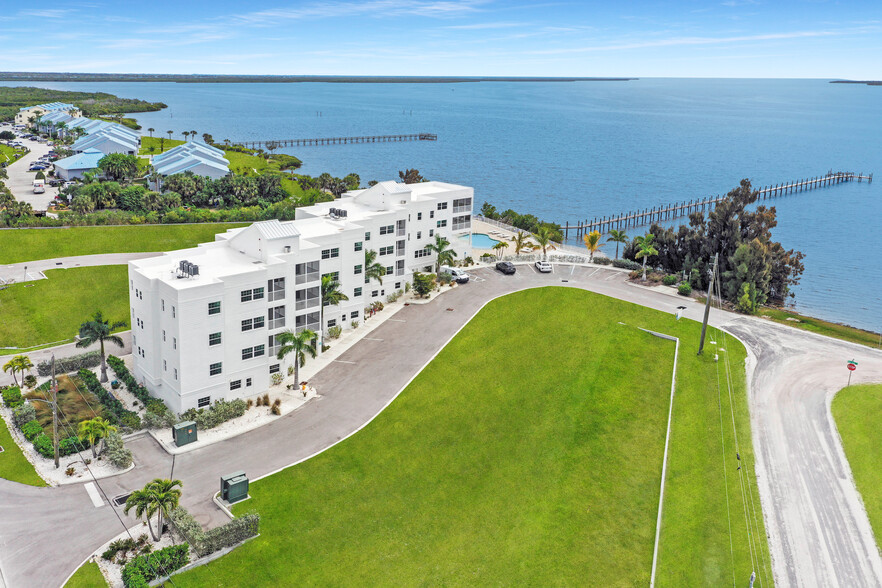 14550 River Beach Dr, Port Charlotte, FL en venta - Foto del edificio - Imagen 3 de 13