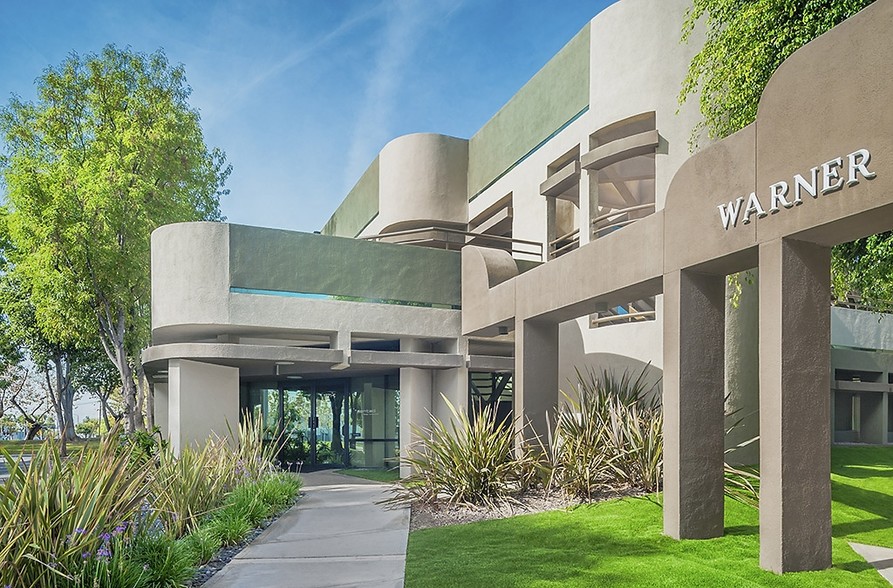 1371 Warner Ave, Tustin, CA en alquiler - Foto del edificio - Imagen 1 de 13