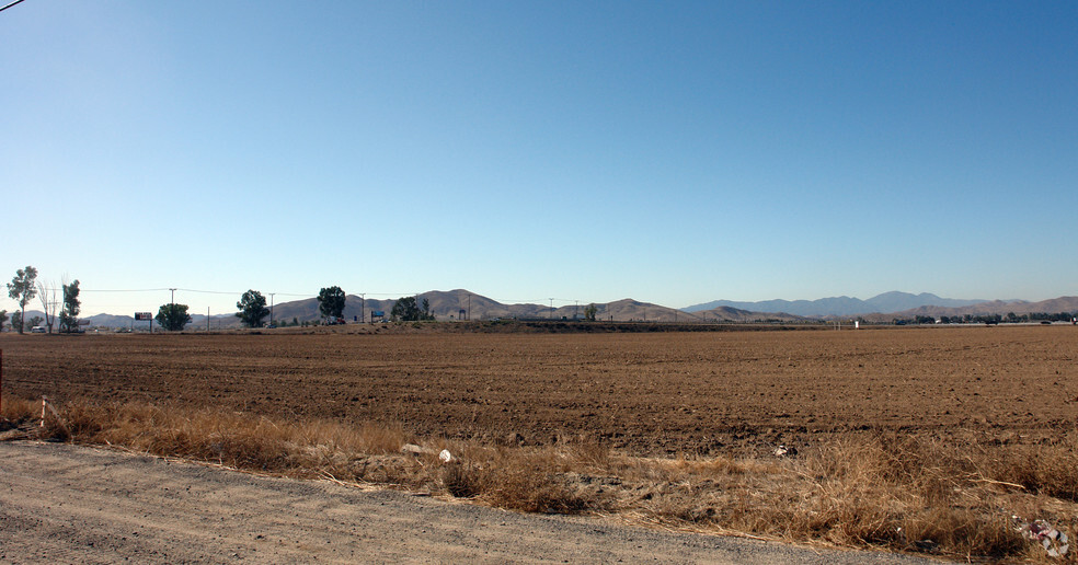 25781 Trumble Rd, Menifee, CA en venta - Otros - Imagen 2 de 7