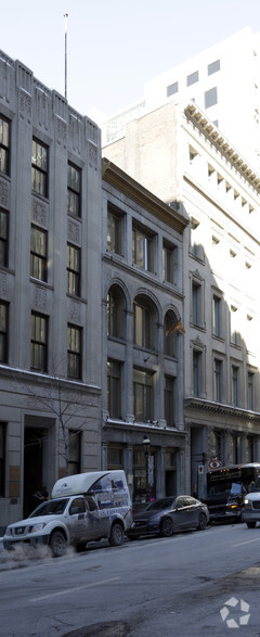 249-251 Rue Saint-Jacques, Montréal, QC en alquiler - Foto del edificio - Imagen 2 de 6