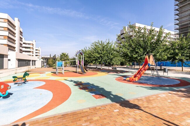 Más detalles de Calle Actriz Fabiana Laura, Granada - Local en venta