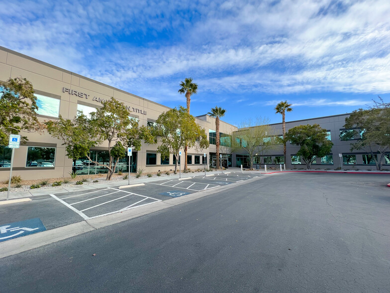 2500 N Buffalo Dr, Las Vegas, NV en alquiler - Foto del edificio - Imagen 1 de 8