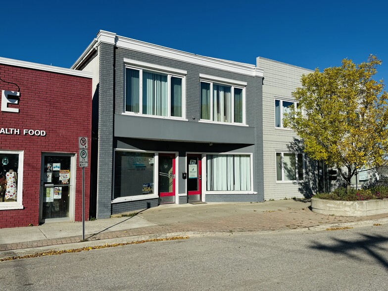 6-8 Earl Ave, Dryden, ON en venta - Foto principal - Imagen 1 de 1