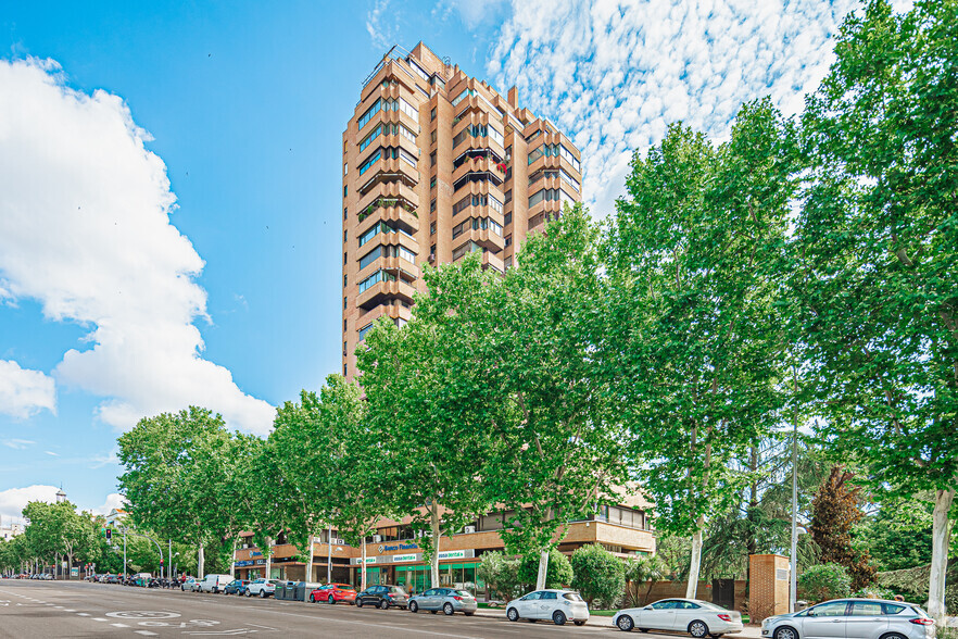 Avenida Menéndez Pelayo, 67, Madrid, Madrid en alquiler - Foto del edificio - Imagen 2 de 3