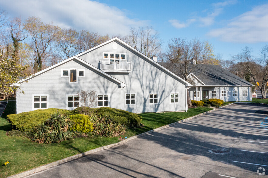 170 N Country Rd, Port Jefferson, NY en alquiler - Foto del edificio - Imagen 2 de 21